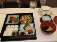 100407akapuri_bento.JPG